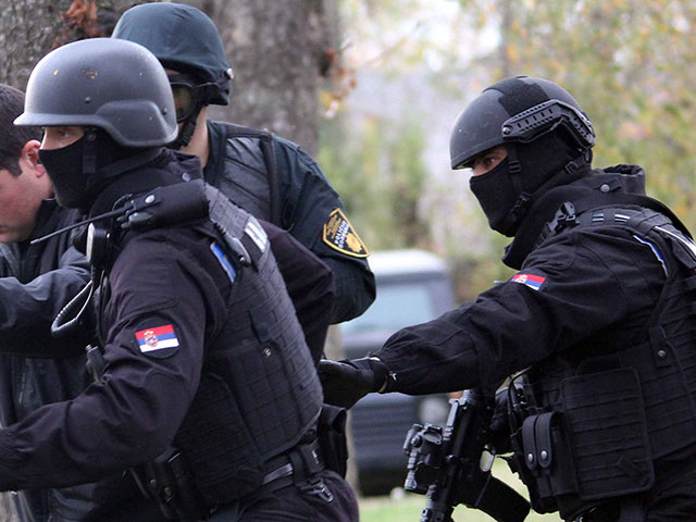 Сербская полиция арестовала мужчину, в паспорте которого те же данные, что в найденном на месте теракта в Париже