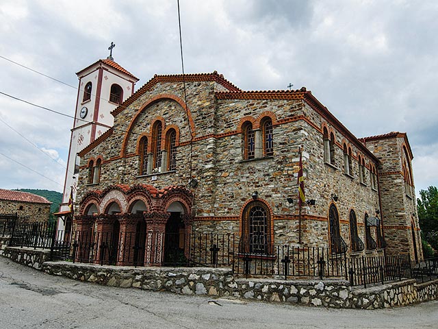 Из-за кризиса и сокращений госсектора в Греции 2300 храмов остались без священников