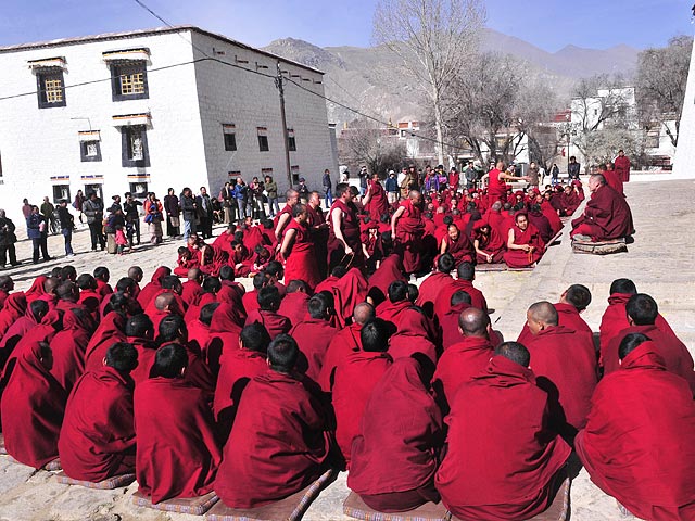 Тибетских монахов выучили на контрразведчиков