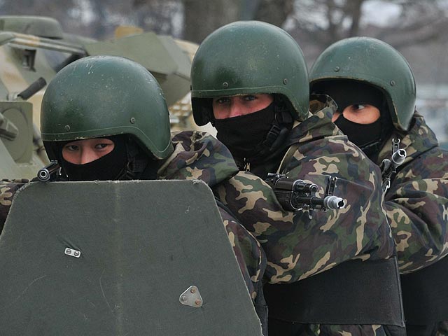 В Нижнеудинск, где произошел конфликт местных жителей и тувинских контрактников, направлен спецназ