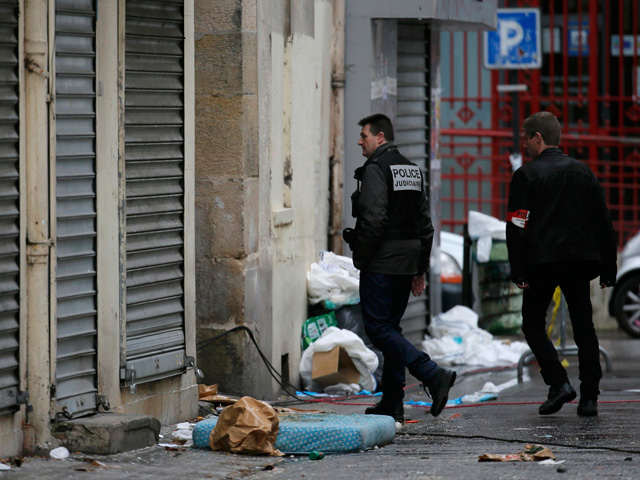 В северном пригороде Парижа, Сен-Дени, где 18 ноября французские спецслужбы проводили спецоперацию против террористов, найдено третье тело