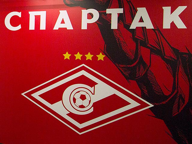 Московский футбольный клуб "Спартак" официально подтвердил, что команду покинут 5-6 игроков, с некоторыми ведутся переговоры, в том числе с полузащитником Романом Широковым