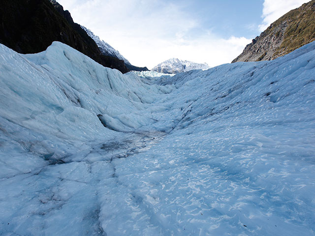 Вертолет потерпел крушение на Леднике Фокса