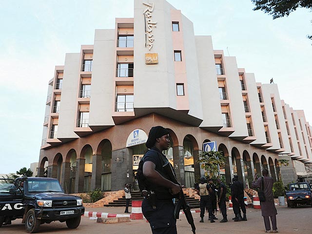 Шестеро россиян погибли при атаке экстремистов на отель в столице Мали