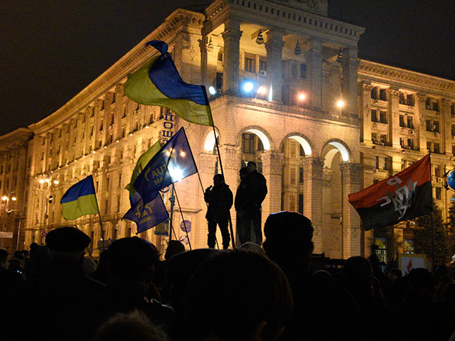 Концерт, приуроченный ко Дню достоинства и свободы, проходил в центре украинской столицы.