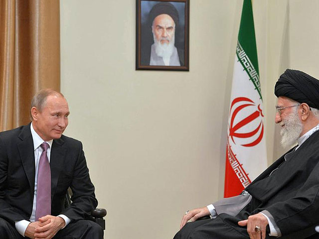 В день визита в Тегеран президент России Владимир Путин снял запрет на поставки оборудования и технологий, связанных с ядерной программой Ирана
