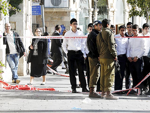 На улице Яффо в Иерусалиме произошло очередное нападение с холодным оружием. На сей раз виновны в атаке, которую власти Израиля называют терактом, две малолетние террористки 14- и 16-лет