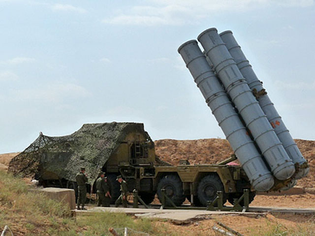 Москва начала передачу Ирану российских зенитно-ракетных комплексов С-300