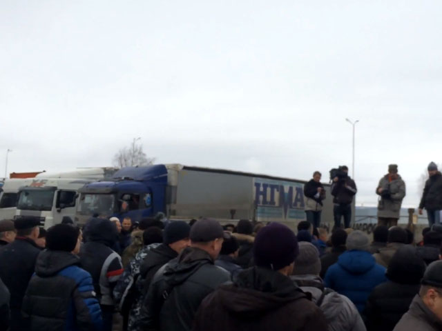 Акция против "Платона" Екатеринбург , Тюменский тракт, 24 ноября 2015 года 