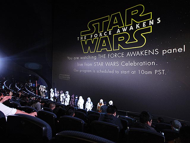 Американская ассоциация художественного кино присвоила выходящему в прокат в декабре фильму "Звездные войны. Эпизод VII: Пробуждение силы" прокатный рейтинг PG-13
