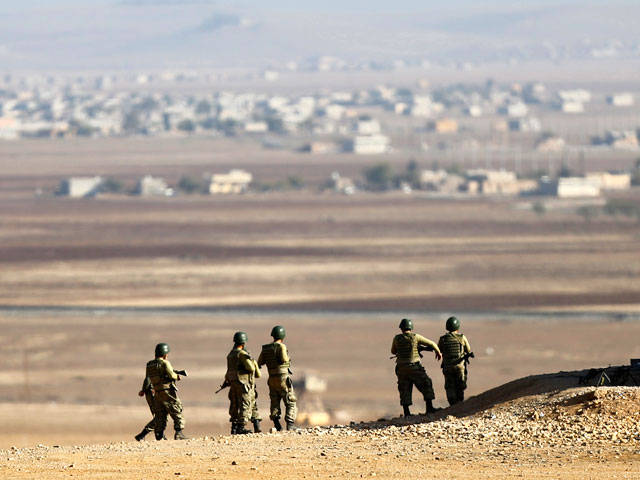 США добиваются от властей в Анкаре размещения дополнительных сил Турции на границе с Сирией, чтобы перекрыть обширные участок границы, используемый боевиками "Исламского государства" (ИГ, запрещена в России)