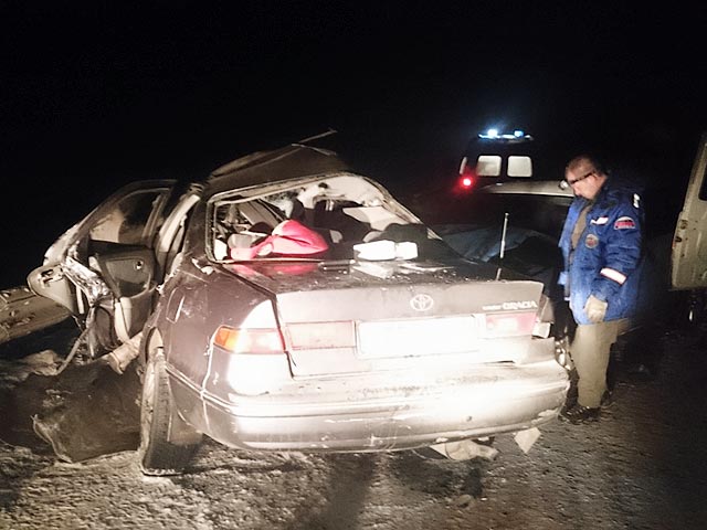 Столкновение автомобилей в районе поселка Усть-Балей Иркутской области унесло жизни четырех человек