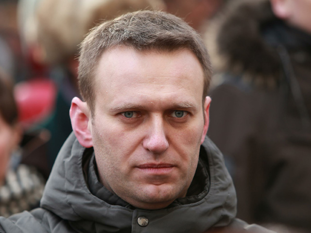 Глава Фонда борьбы с коррупцией Алексей Навальный сообщил, что людям, которые согласились рассказать фонду о криминальных связях сыновей генерального прокурора России Юрия Чайки, поступали угрозы