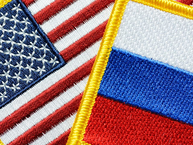 Три четверти жителей России считают, что отношения с Соединенными Штатами нужно налаживать, показал социологический опрос "Левада-центра"