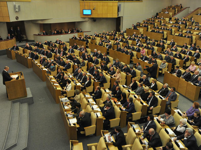 Депутаты Госдумы от фракции КПРФ внесли в нижнюю палату парламента на рассмотрение законопроект, предполагающий введение моратория на взимание дорожного сбора с большегрузов до 1 января 2017 года
