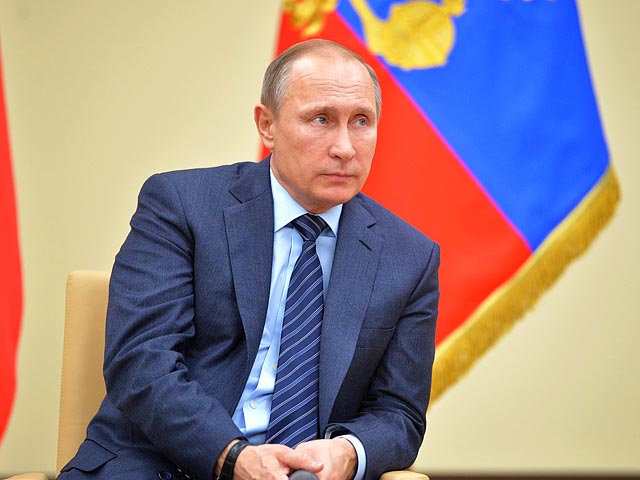 Путин урезал зарплаты себе, Медведеву, генпрокурору и председателю СКР на один год