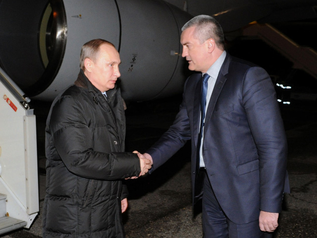 Президент РФ Владимир Путин прилетел в Крым и принял участие в запуске первой нитки энергомоста Кубань-Крым