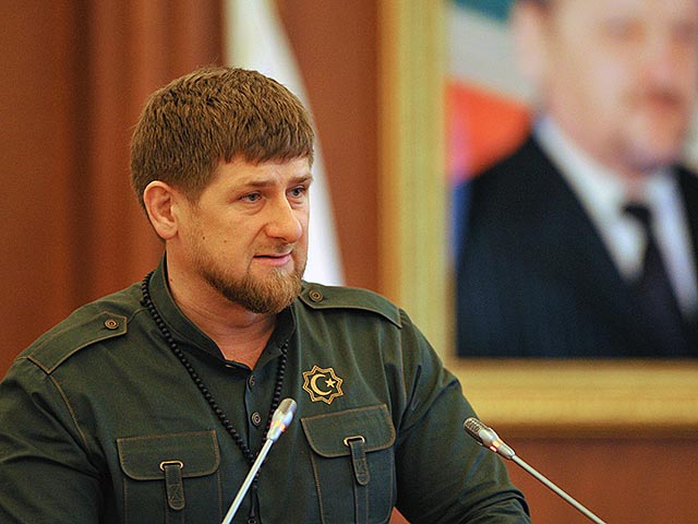 Глава Чечни Рамзан Кадыров пообещал "отправить на тот свет" виновных в казни чеченца, видеозапись которой обнародовали 2 декабря террористы из запрещенной в России группировки "Исламское государство" 
