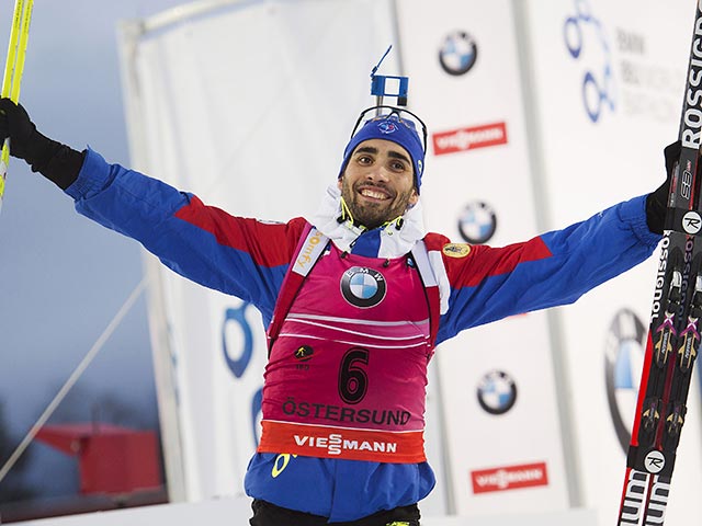 Француз Мартен Фуркад с двумя промахами на двух огневых рубежах выиграл золотую медаль в спринтерской гонке на 10 км на этапе Кубка мира по биатлону в шведском Эстерсунде