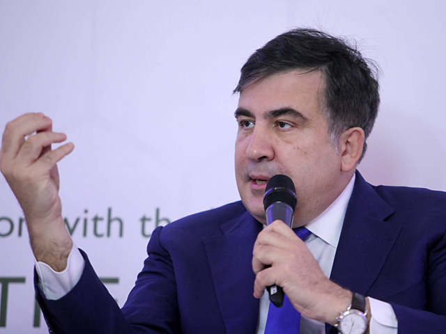Глава Одесской областной государственной администрации Михаил Саакашвили в очередной раз обвинил кабинет министров Украины во главе с Арсением Яценюком, а также крупнейших бизнесменов страны в причастности к масштабной коррупции
