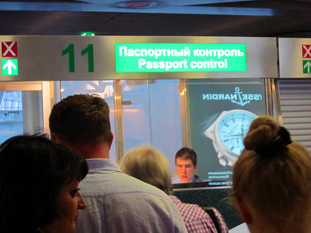 Число поездок россиян за рубеж с целью туризма с января по сентябрь 2015 года сократилось на 31,4% по сравнению с аналогичным периодом прошлого года