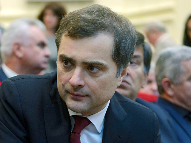 Помощник президента России Владислав Сурков объявлен персоной нон грата на Украине, выяснили местные СМИ