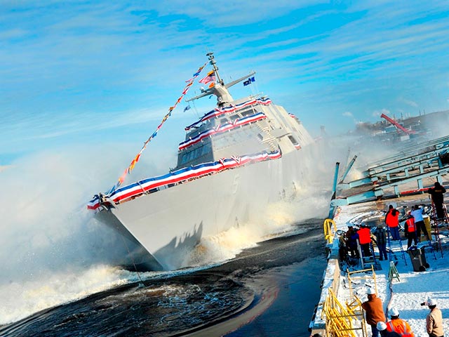 Американский военный корабль Milwaukee, введенный в эксплуатацию менее месяца назад, вышел из строя в открытом море