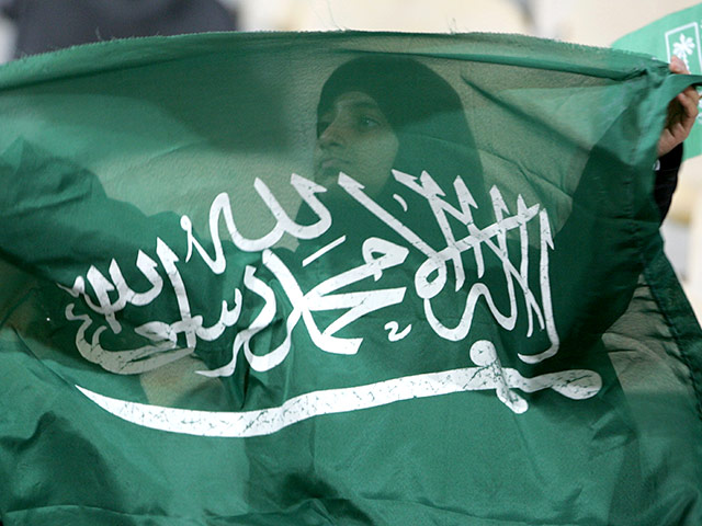 В Саудовской Аравии в субботу проходят муниципальные выборы, в которых впервые в истории страны принимают участие женщины - и в качестве избирателей, и в качестве кандидатов