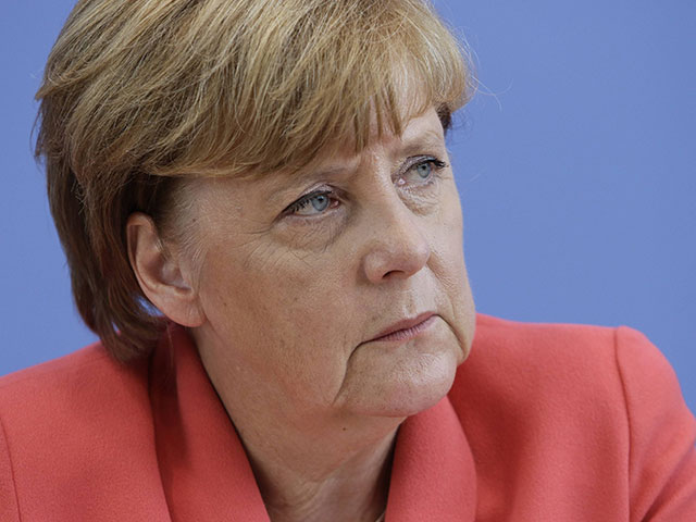Германия не планирует расширять контингент в коалиции против ИГ, заявила Меркель