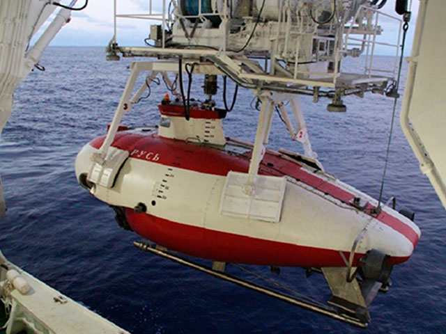 Минобороны РФ успешно испытало в Атлантике автономный глубоководный аппарат "Русь" 