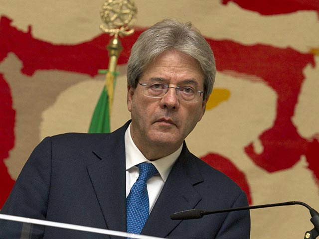 Министр иностранных дел Италии Паоло Джентилони высказался за обсуждение на уровне Европейского совета решения о продлении антироссийских санкций