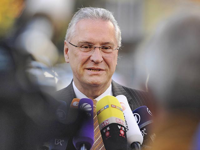Министр внутренних дел Баварии Йоахим Херрман выступил против введения безвизового режима для граждан Украины и Грузии