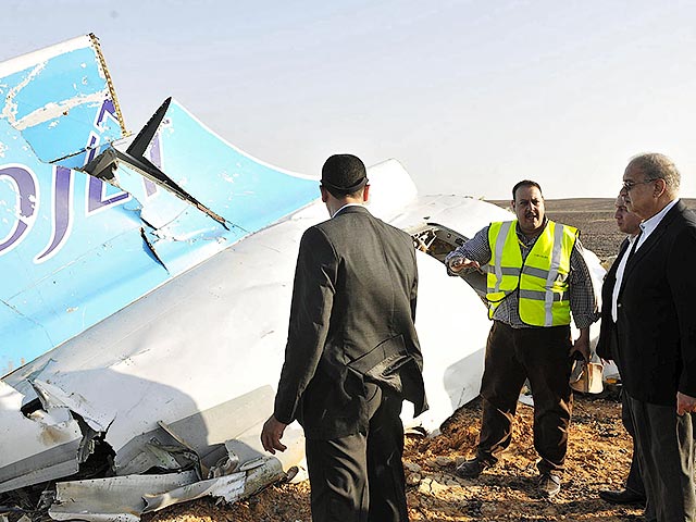 Накануне Египет опубликовал предварительный отчет о расследовании катастрофы A321 на Синае. В Каире не увидели признаков теракта на борту российского лайнера, в результате крушения которого погибли 224 человека
