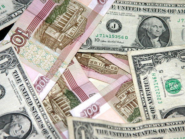 Аналитики "Альфа-банка" предсказывают курс 80 рублей за доллар в начале 2016 года