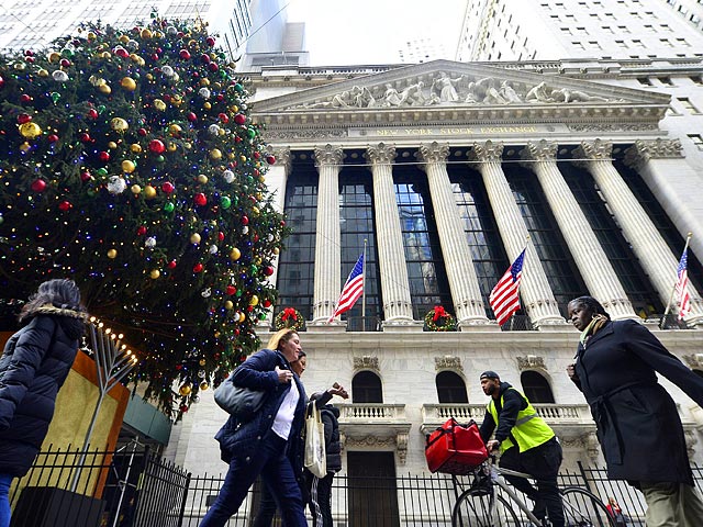 Повышение базовой ставки ФРС в США подстегнуло "ралли Санта-Клауса"