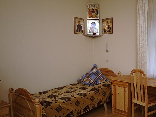 В начале 2016 года Церковь откроет в Красногорске первую в Московской области адаптационную квартиру для бывших наркозависимых. В ней смогут одновременно проживать до 10 человек, которым предстоит вернуться в общество