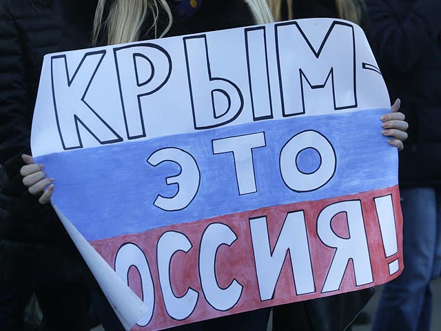 Власти Крыма, ставшего в прошлом году российским, пожаловались на нежелание властей страны помогать полуострову. Заявление прозвучало на фоне беспрестанных проблем с электричеством и после решения Украины прекратить торговлю с Крымом
