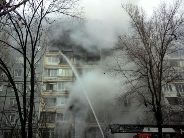 В Волгограде в девятиэтажном жилом доме на улице Космонавтов в Дзержинском районе прогремел взрыв бытового газа