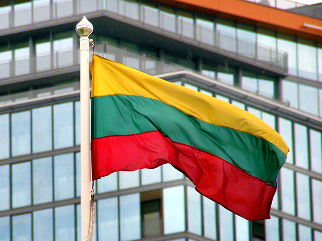 Литва с понедельника, 21 декабря, как и обещала, ввела плату для грузовиков, которые въезжают на ее территорию из России