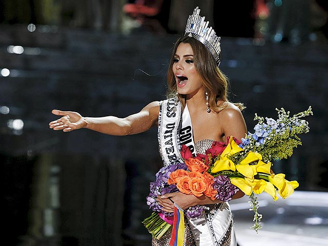 Ариадна Гутиерре, получившая на днях по ошибке титул "Мисс Вселенная - 2015" и сразу же лишившаяся его, подает в суд