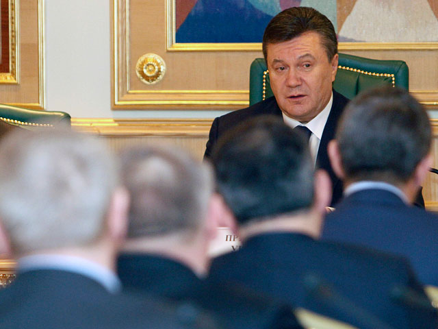 В частности, отныне санкции распространились и на двух представителей правительства Украины при экс-президенте Викторе Януковиче, сообщается на официальном сайте Минфина США