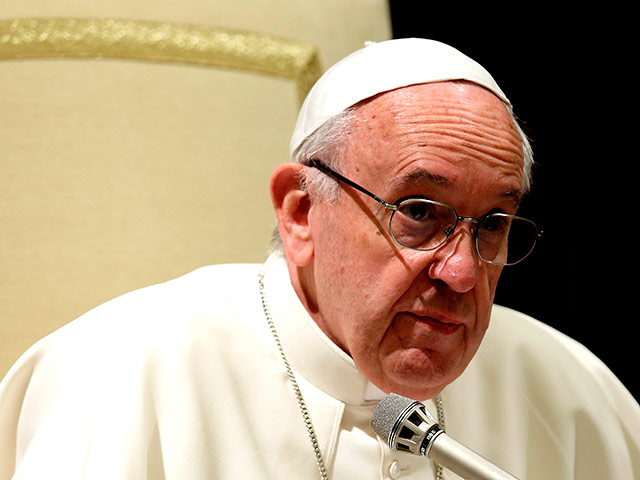 Папа Римский Франциск стал лауреатом международной премии имени Карла Великого за 2016 год