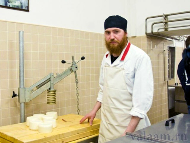 Монастырское хозяйство Спасо-Преображенского монастыря Валаама начало поставлять сыр собственного производства на материк - в Петербург