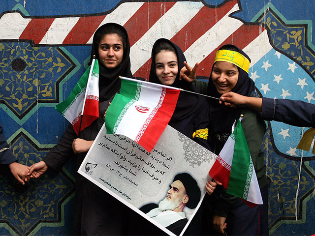 США выплатят компенсации узникам посольства в Тегеране в 1979 году