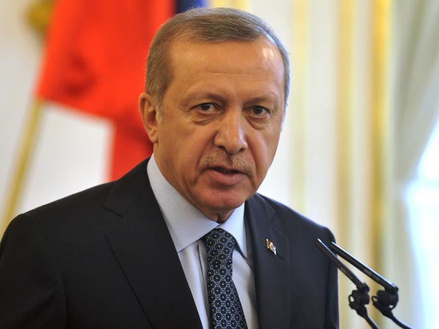 Турция не вошла в созданную в Багдаде коалицию в составе России, Ирана, Ирака и Сирии, поскольку "не признает легитимности правящего режима в Дамаске". Об этом заявил в интервью телестанции Al-Arabiya турецкий президент Тайип Эрдоган