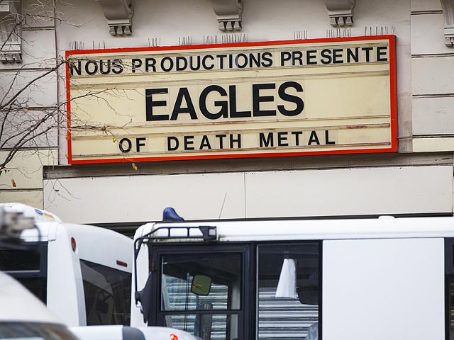 Лаура Круа 13 ноября присутствовала на концерте американской группы Eagles of Death Metal, когда трое экстремистов ворвались в зал и открыли стрельбу по зрителям из автоматов