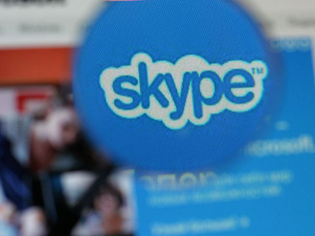 Сайед Хасан шантажировал бывшую сослуживицу через Skype. Он угрожал отправить ее отцу фотографии, свидетельствующие об их связи, если девушка не примет его предложения женитьбы