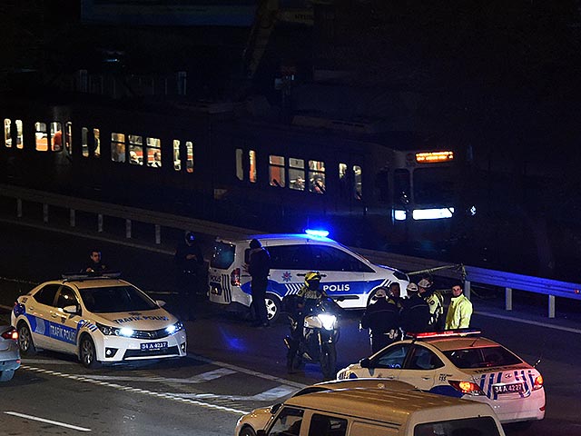 На железнодорожном вокзале Хайдарпаша в столице Турции прогремела серия взрывов