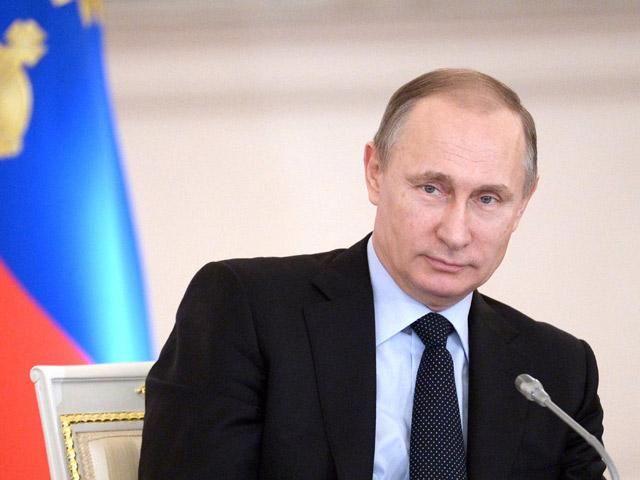 Президент России Владимир Путин подписал закон о полномочиях сотрудников ФСБ, который правозащитники назвали нарушением "фундаментальных прав граждан"