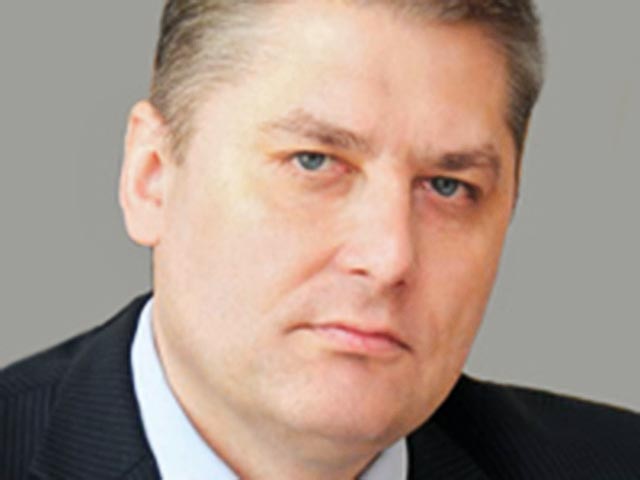 Скандальный инцидент с заместителем губернатора Челябинской области Иваном Сеничевым, обматерившим свой регион и вымогавшем внедорожники, завершился увольнением чиновника